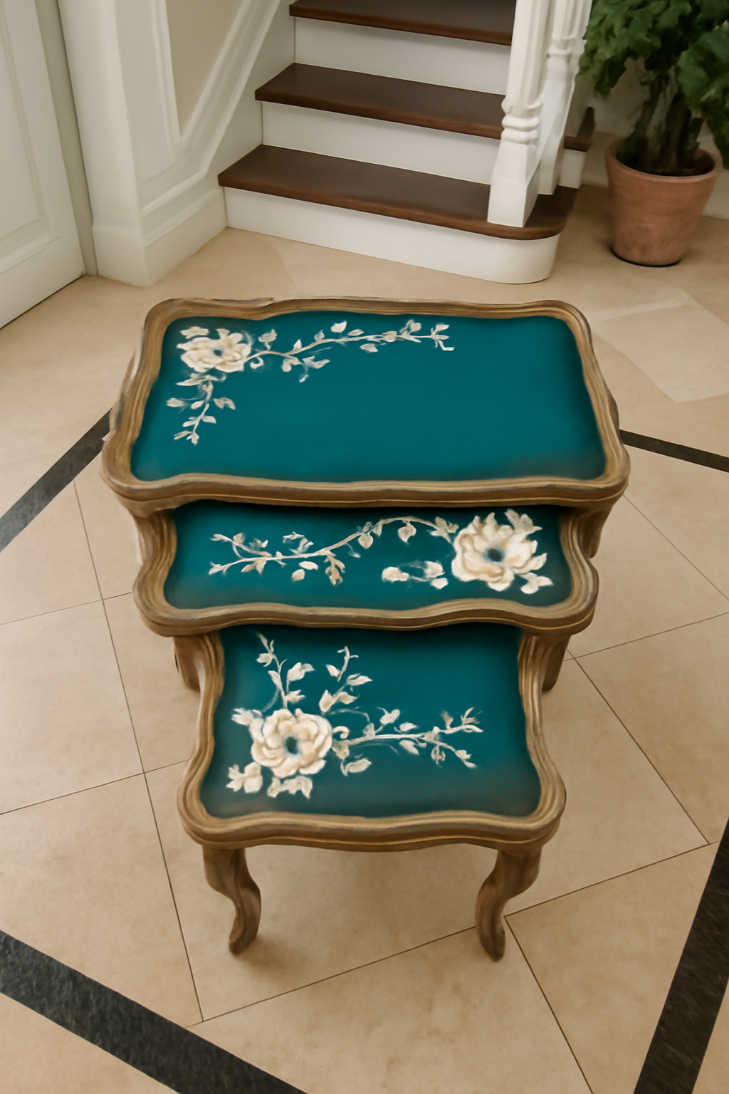 Layla Nesting Table