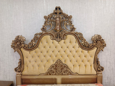 Royal Heritage Bed Set