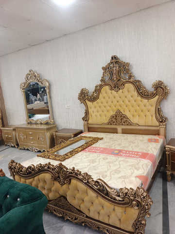 Royal Heritage Bed Set