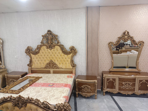 Royal Heritage Bed Set