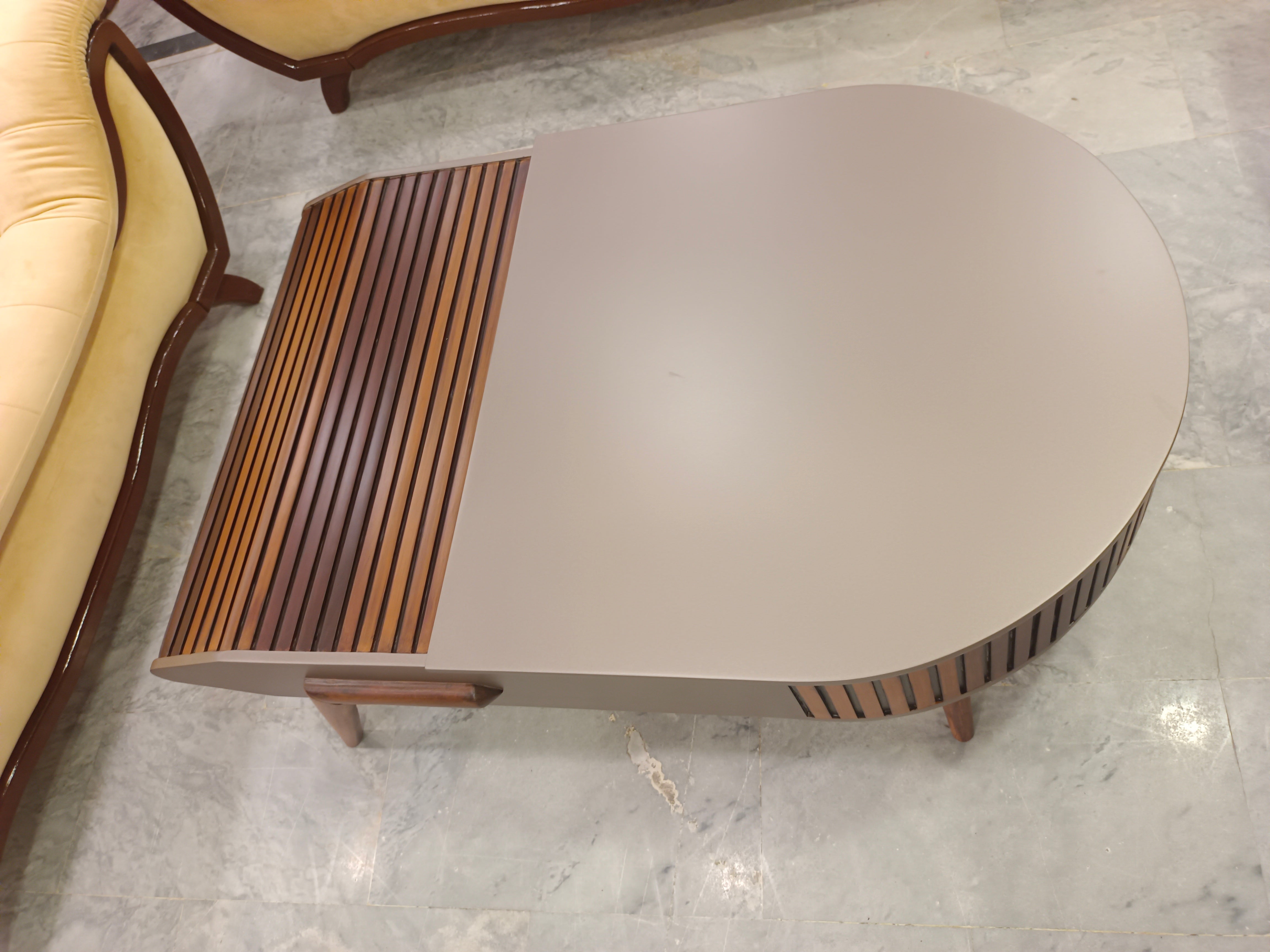 Opulence Curve Table