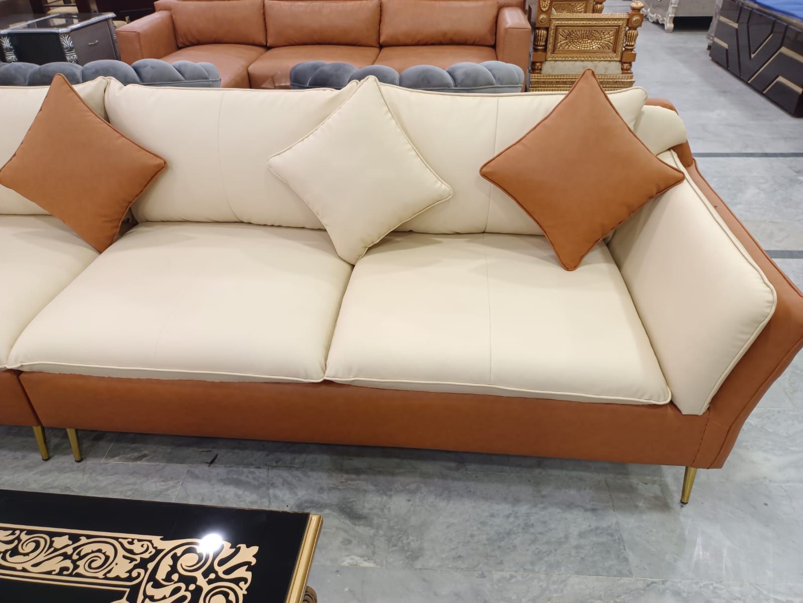 Elara Leather Lounge