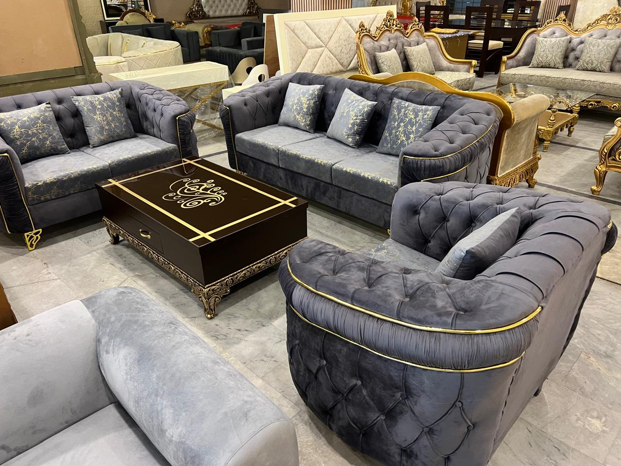 Zaviané Signature Sofa