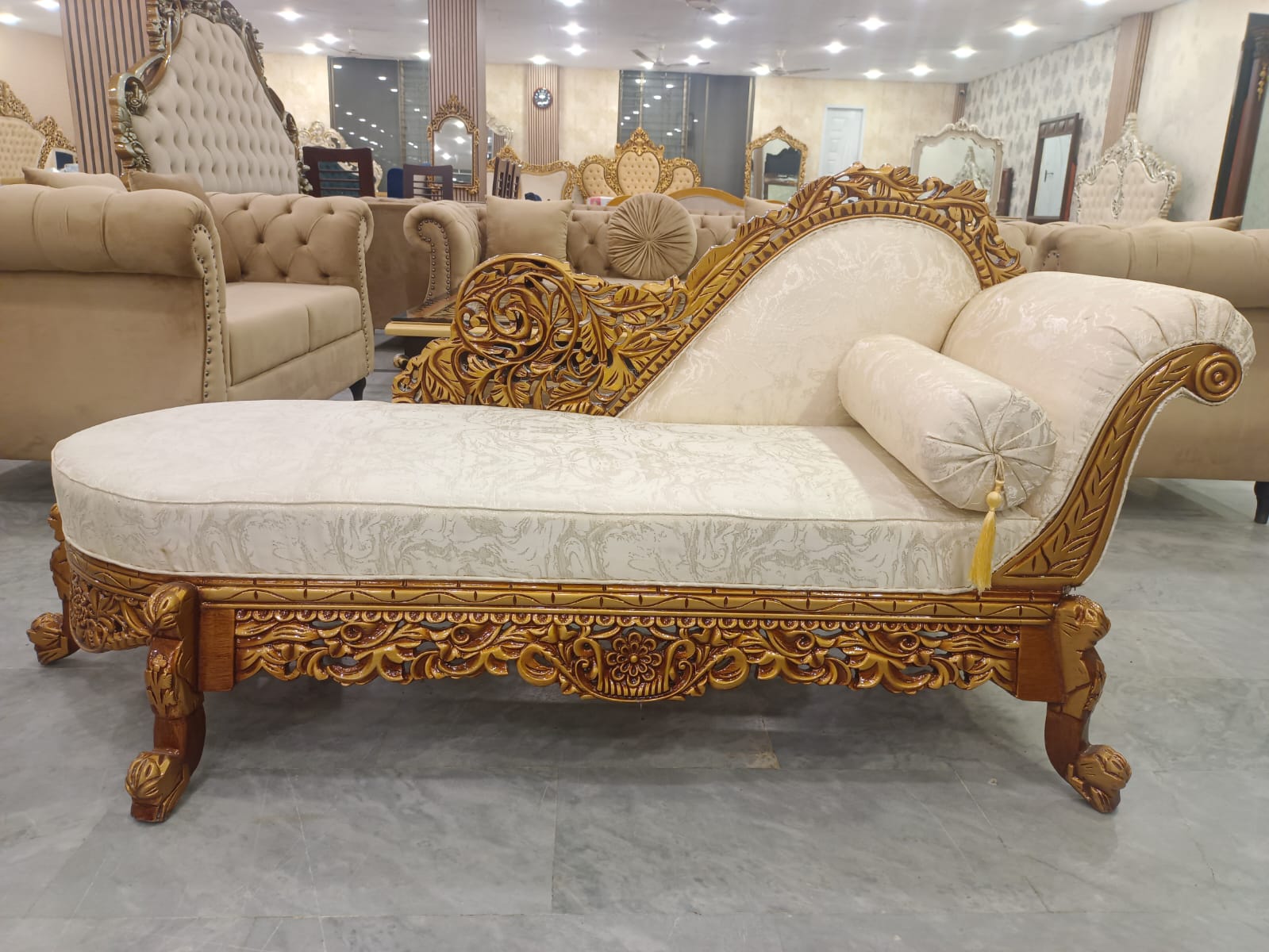 Zarif Sheesham Deewan
